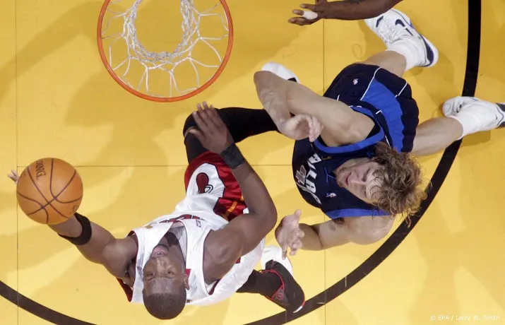 nba zwaait nowitzki en wade uit