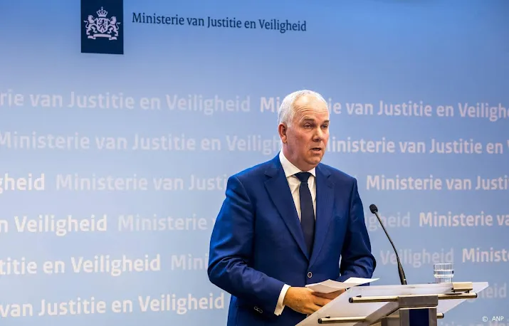 nctv honderden tieners hangen rechts radicale ideologie aan