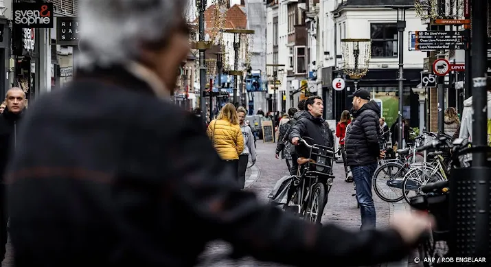 nederland blijft in recessie na nieuwe economische krimp