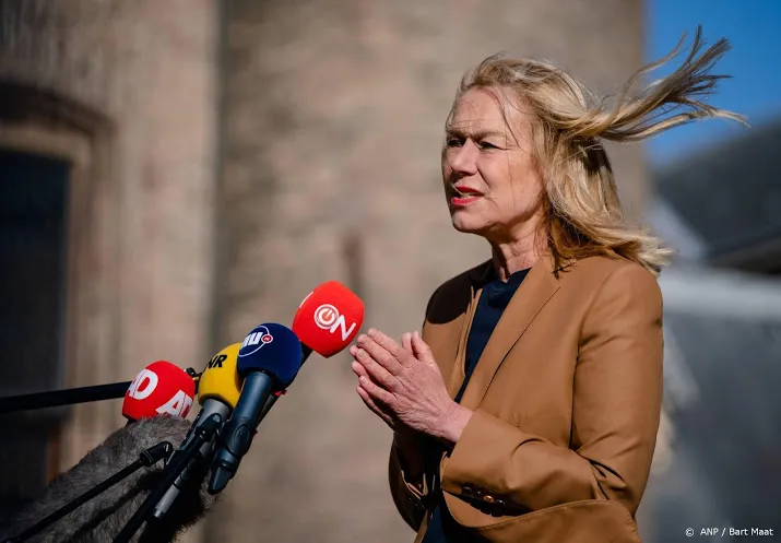 nederland gaat door corona getroffen india helpen