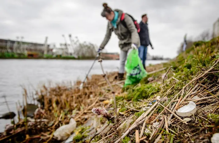 nederland gaat weer zwerfvuil te lijf