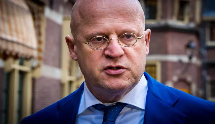 nederland helpt niet met vervolgen cartoonist