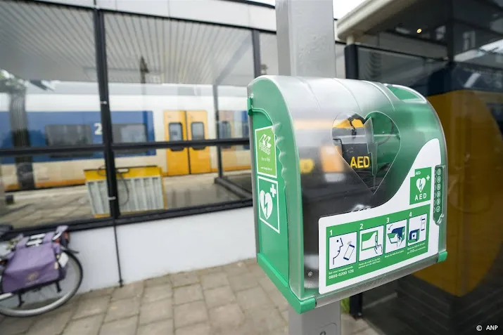 nederland krijgt er 34 aeds bij verwijzing naar rugnummer nouri