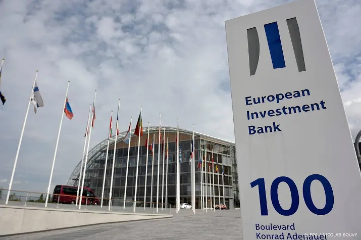 nederland krijgt na jaren weer stem in eib bestuur