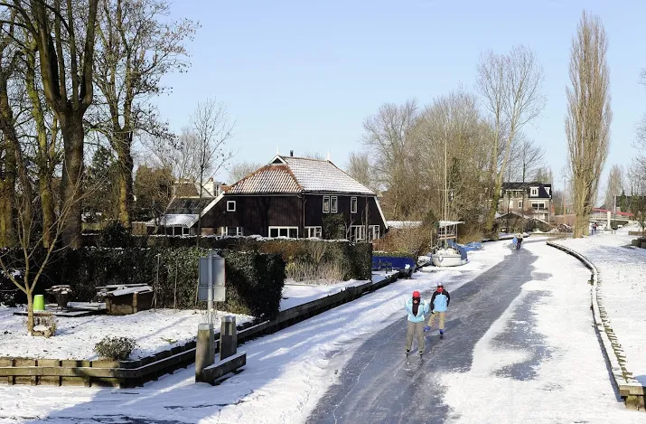 nederland maakt zich op voor bar winterweekend