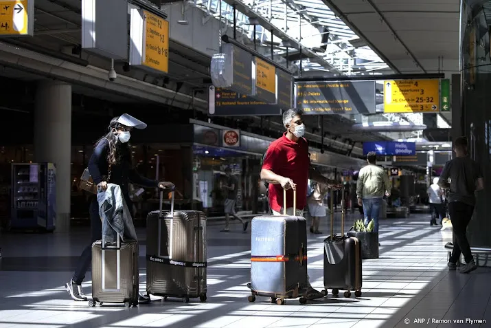 nederland versoepelt reisadviezen terugkeer wordt wel strenger