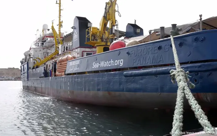 nederland vraagt veilige haven migrantenschip