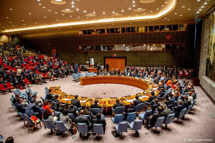 nederland wil over 14 jaar weer in v raad