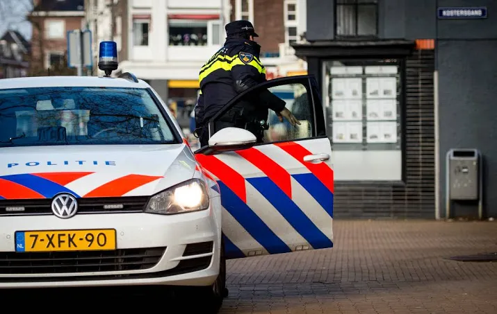 nederlander gestopt met 26 ton vuurwerk