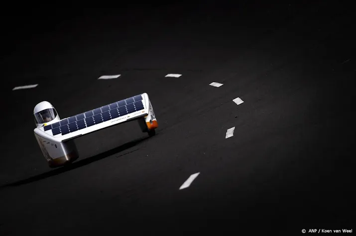 nederlanders finishen achter belgische zonneauto in marokko
