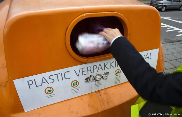 nederlanders gooiden vorig jaar minder afval weg