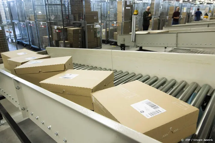 nederlanders kopen volgens onderzoek minder producten online