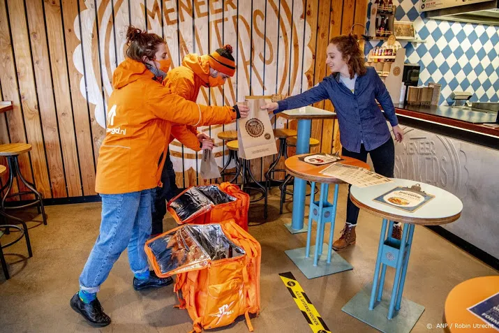 nederlanders laten vaker eten bezorgen tijdens ek wedstrijden