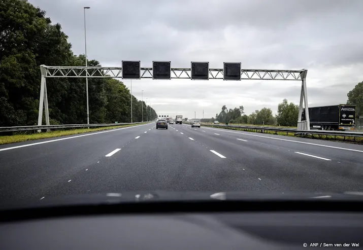 nederlanders maakten minder kilometers in coronajaar 2020