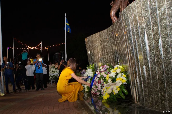 nederlands parlement legt krans bij tula monument op curacao