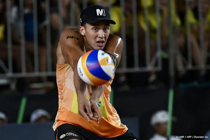 nederlandse beachvolleybalteams stranden in wenen in kwartfinale