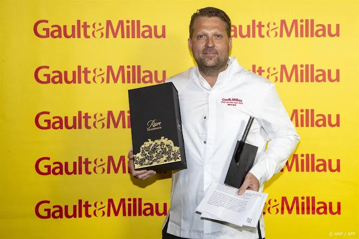nederlandse chef kok rijdt eigen stagiair aan man in levensgevaar