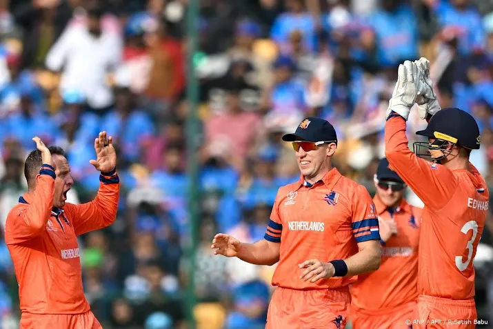 nederlandse cricketers winnen op laatste bal van nepal