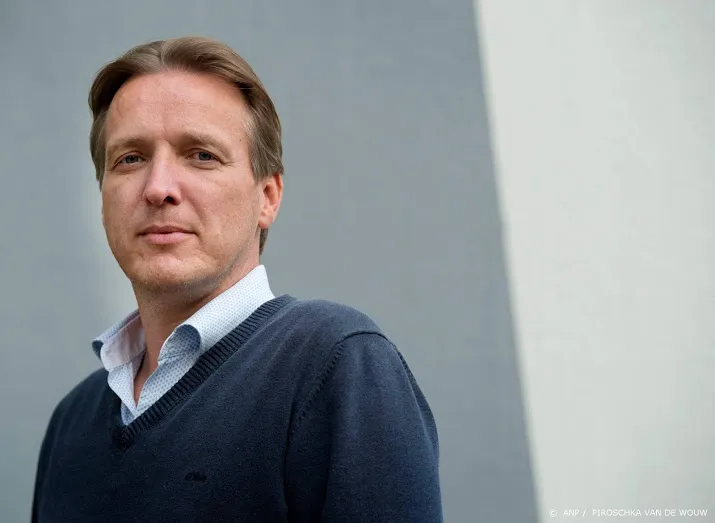 nederlandse kunstspeurder vindt antieke stenen
