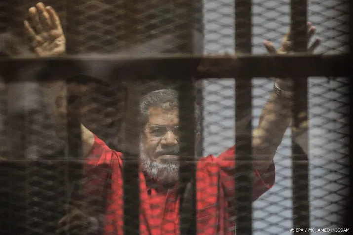 nederlandse moslims bidden voor mursi