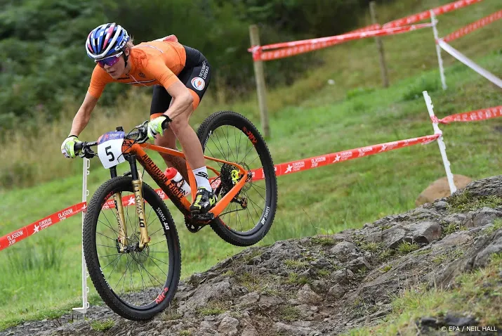 nederlandse mountainbiketitels vader en tauber