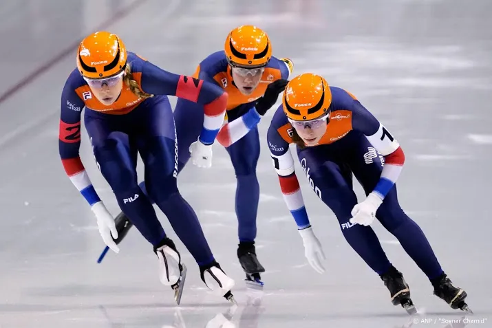 nederlandse schaatssters prolongeren wk goud op teamsprint