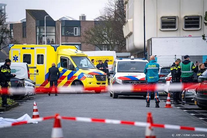 neergeschoten vrouw zwijndrecht vecht voor haar leven