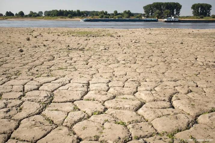 neerslagtekort blijft ondanks hoosbuien