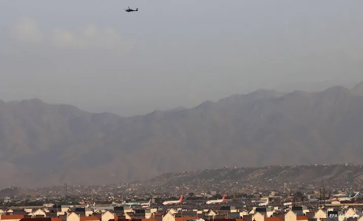 negen nederlanders geevacueerd uit afghanistan