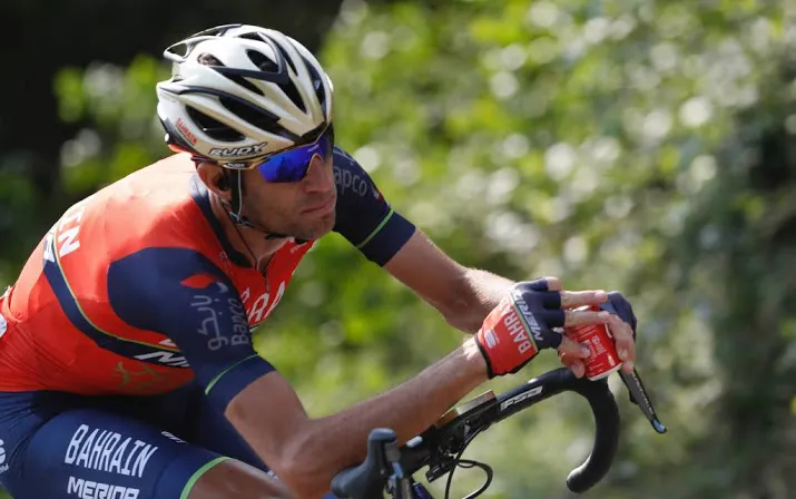 nibali laat italie juichen in milaan sanremo