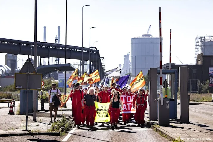 niemand gearresteerd bij actie klimaatactivisten bij tata steel