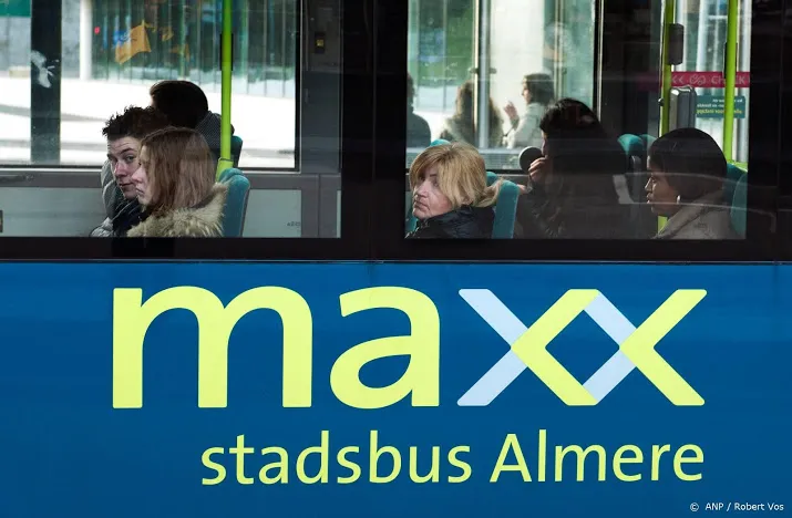 niets verdachts in ontruimde bus almere