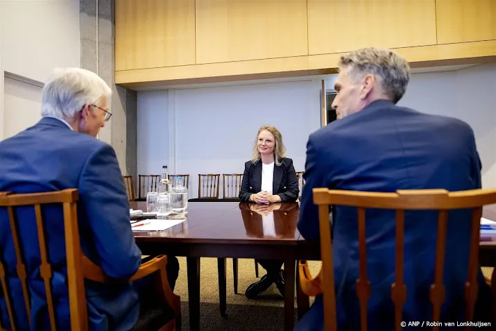 nieuw kabinet staat in eerste week van juli op bordes