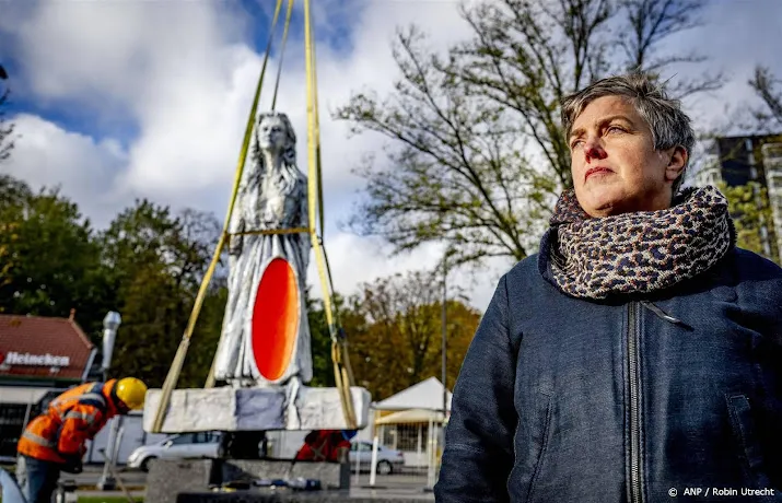 nieuw razzia monument gedenkt 52 000 weggevoerde mannen