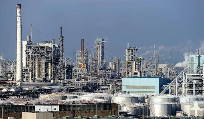 nieuw record voor overslag haven rotterdam