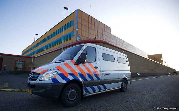 nieuwe aangifte gevangenis de schie tegen tramschutter gokmen t
