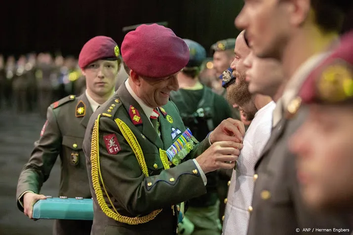 nieuwe bevelhebber voor landmacht treedt aan