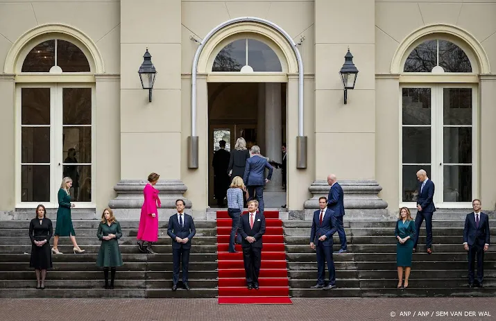 nieuwe bewindslieden bereiden zich voor op hard politiek klimaat