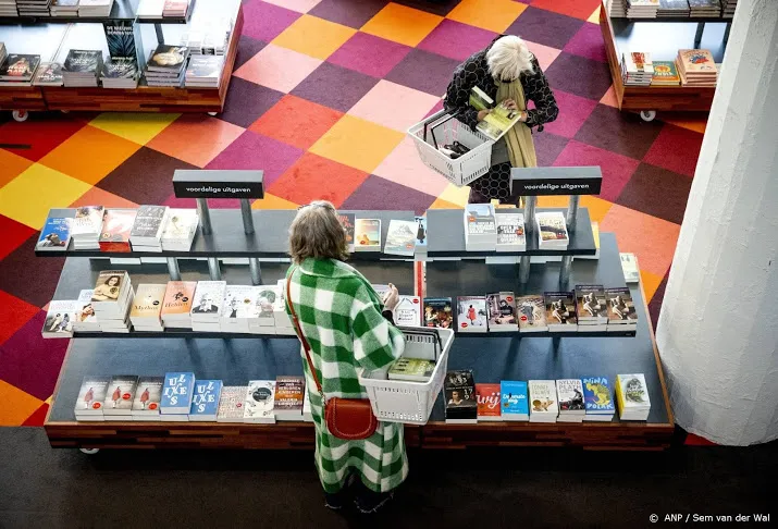 nieuwe boek lucinda riley blijft bovenaan in bestseller 60