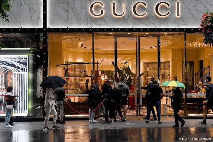 nieuwe collectie stuwt omzet gucci boven niveau voor coronacrisis