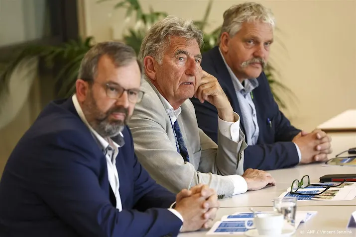 nieuwe gedeputeerde aangevallen op tweets over politieke partijen