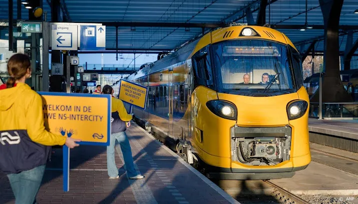 nieuwe intercitys nog vaak te laat ns ziet wel verbetering