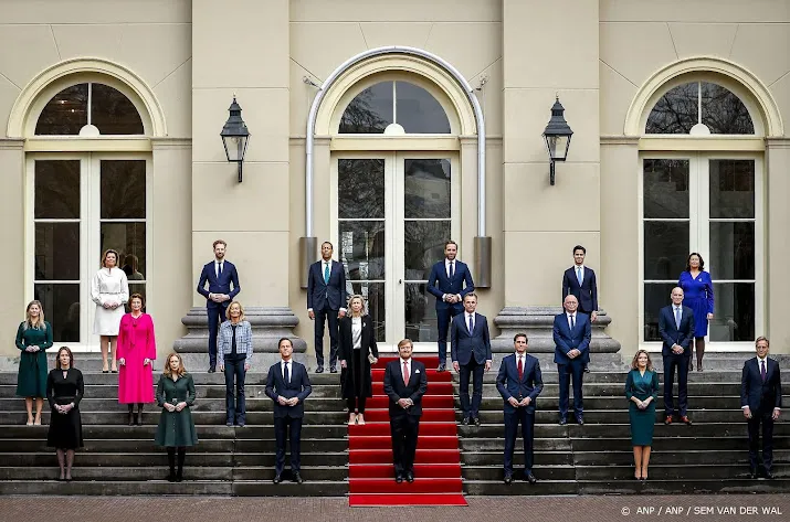 nieuwe kabinetsploeg aan de slag