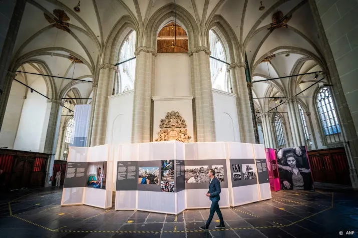 nieuwe kerk en hermitage in amsterdam schrappen kwart personeel