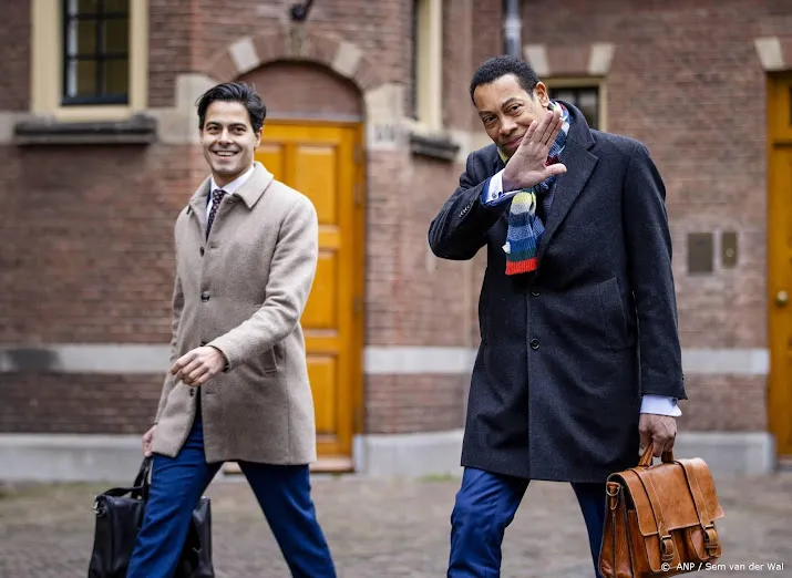 nieuwe ministersploeg opgewekt voorafgaand aan eerste overleg