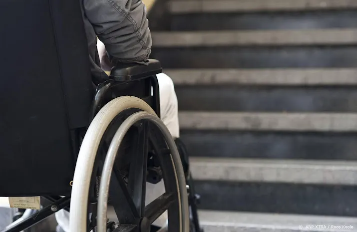 nieuwe techniek stuurt benen dwarslaesie patient via hersenen aan