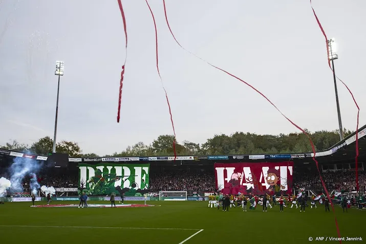 nijmeegse burgemeester heel boos over spandoek in goffertstadion