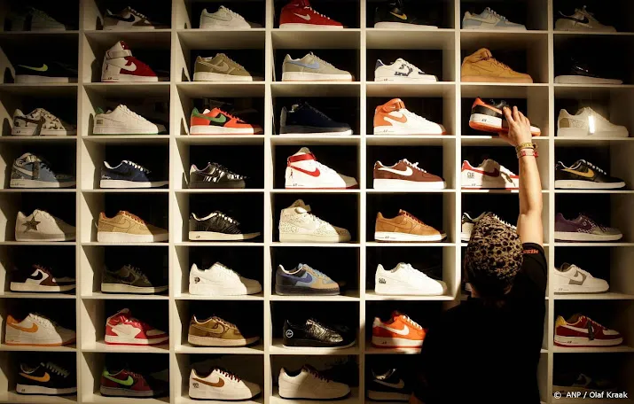 nike klaagt stockx aan vanwege verkoop virtuele schoenen