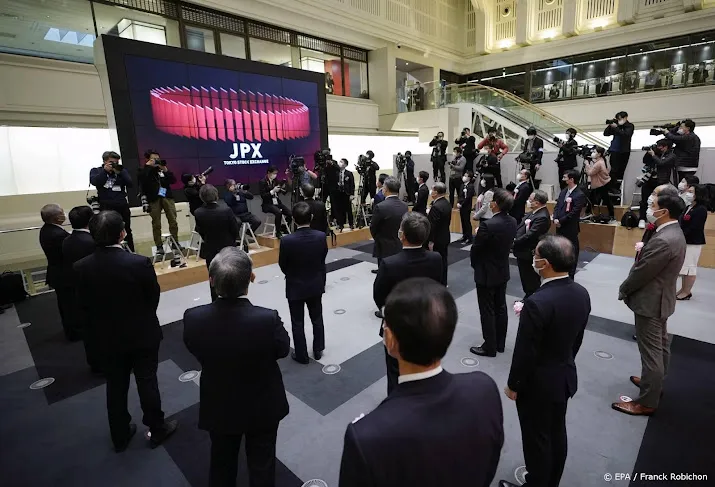 nikkei begint 2022 met forse winst evergrande stijgt in hongkong