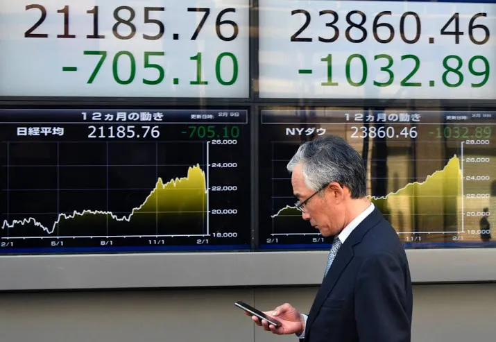 nikkei begint week met verlies
